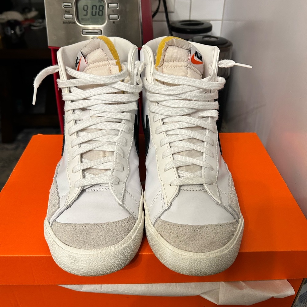 Nike Blazer men’s size 11
